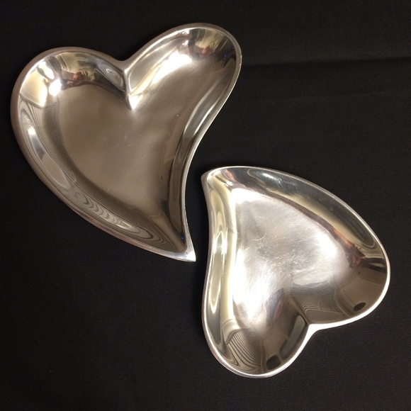 Lunares Heart Dishes in Cast Aluminum - Picture 2 of 7